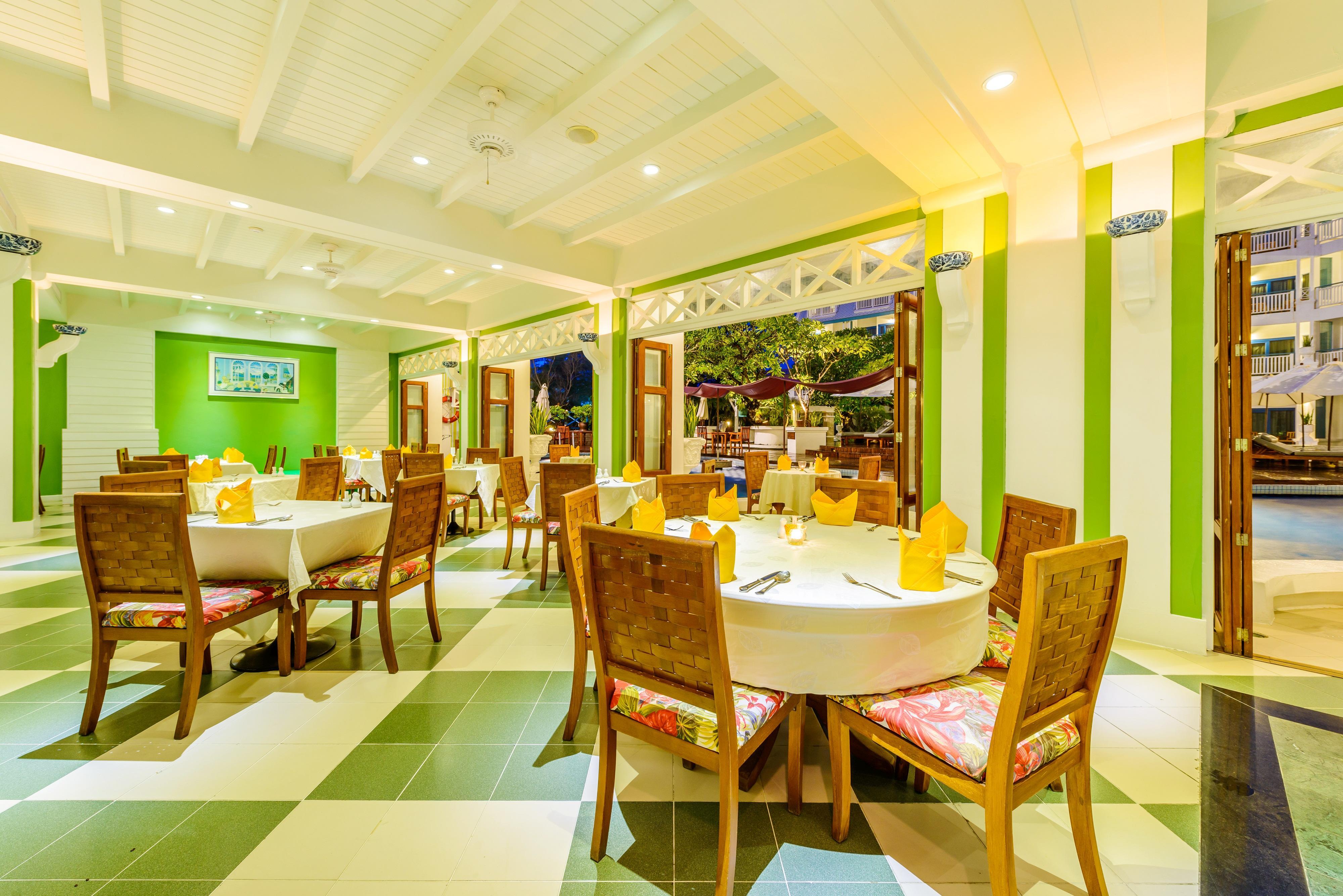 Andaman Seaview, Karon Beach - Sha Plus Exterior foto