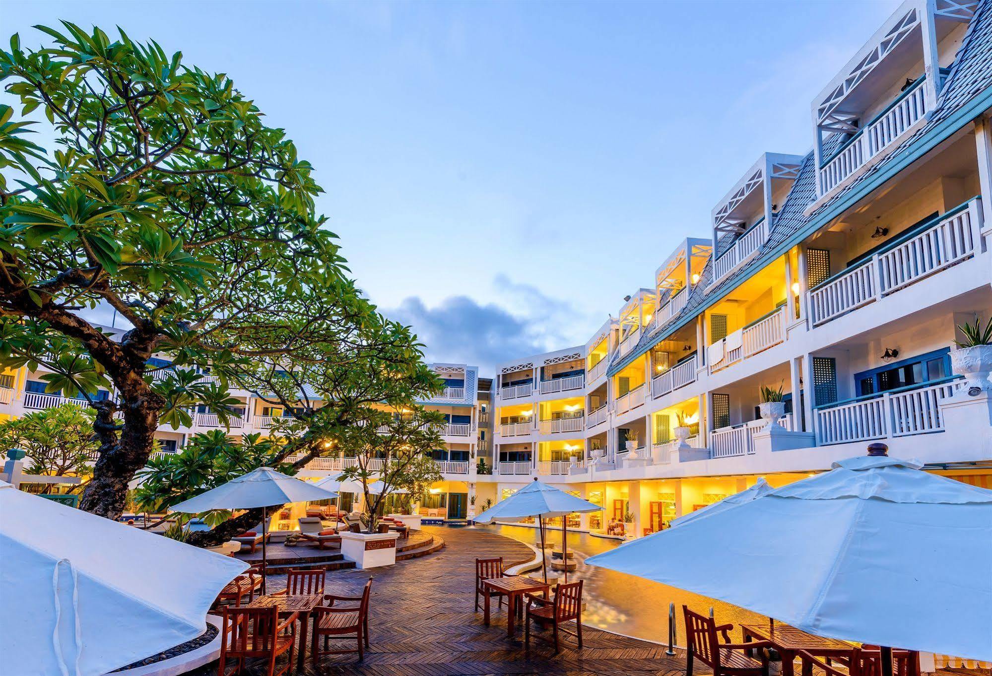 Andaman Seaview, Karon Beach - Sha Plus Exterior foto